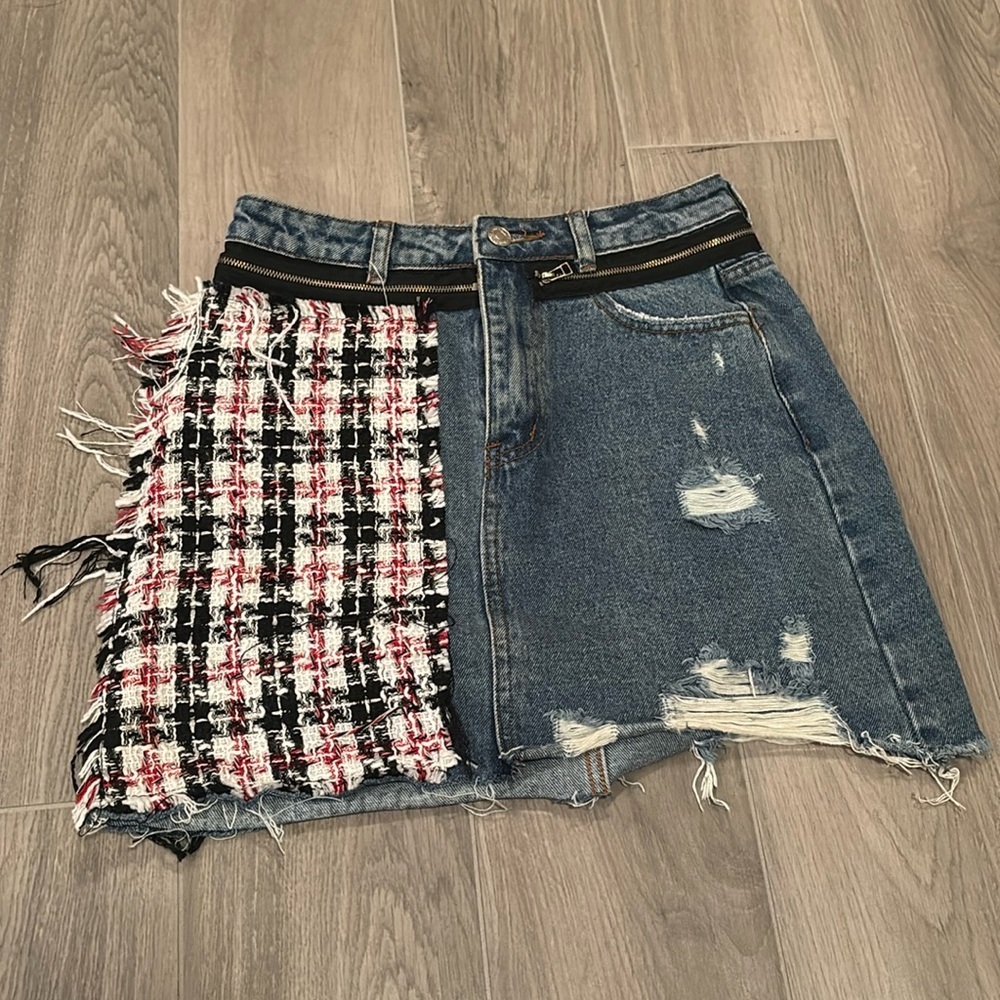 Signature8 Women’s Jean Skirt With Red, White, and Blue Stitching Size S